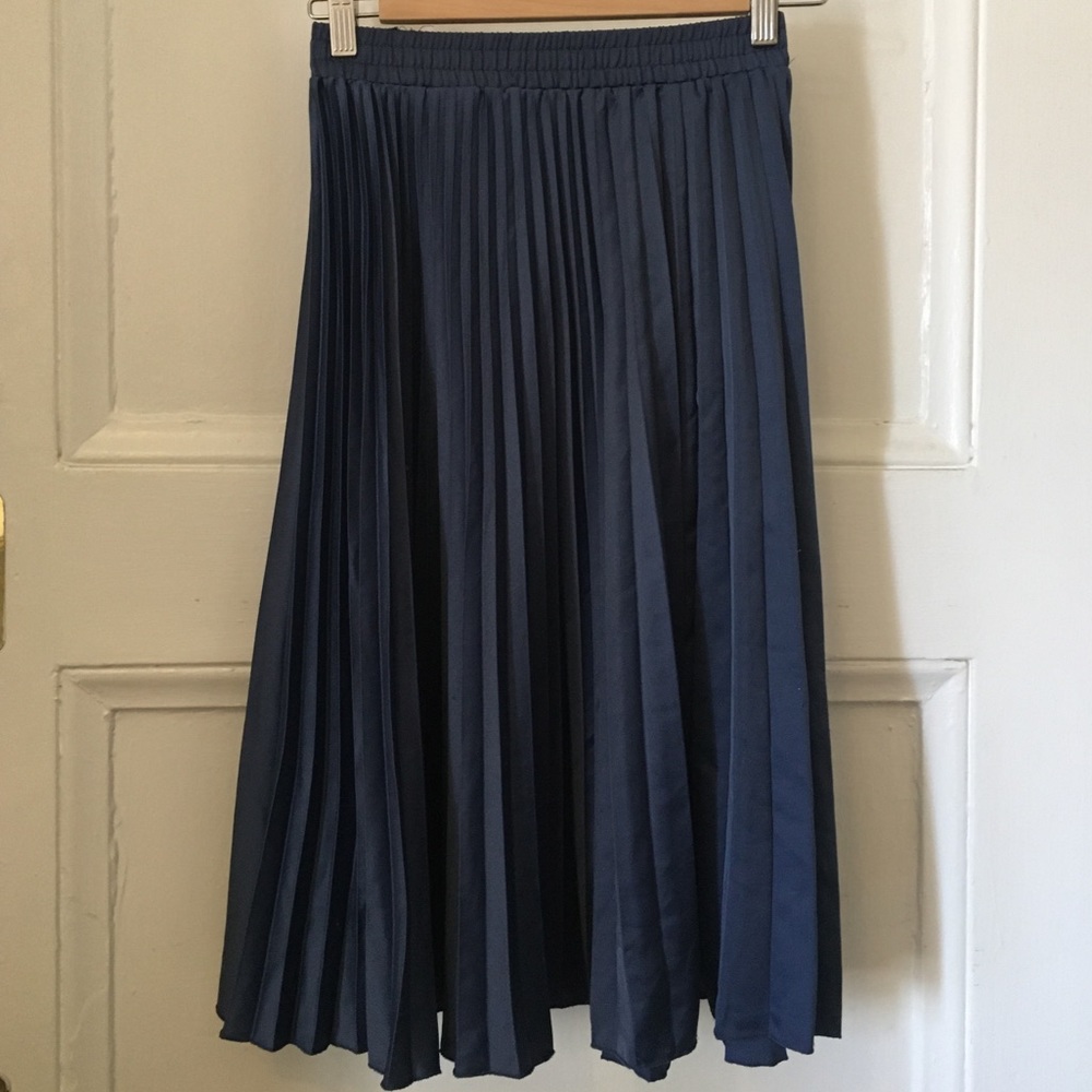 Navy blue pleated midi skirt